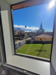 Nespecifikovaný výhled na hory nebo výhled na hory při pohledu z apartmánu + 2 fotografie