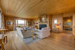 Χώρος καθιστικού στο 915 - Les Immeubles Charlevoix - Domaine Ciel sur Mer