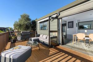 En balkon eller terrasse på Beach Base - The Mount