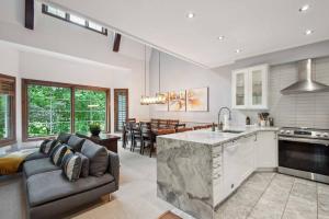 Η κουζίνα ή μικρή κουζίνα στο Tremblant Prestige - Manoir 118-10 +25 φωτογραφίες