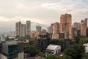 Nespecifikovaný výhled na destinaci Medellín nebo výhled na město při pohledu z hotelu + 24 fotografií