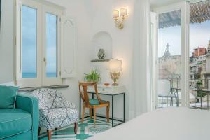 A seating area at Hotel Palazzo Murat