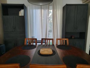 Posezení v ubytování ΤΟ ΔΙΑΜΕΡΙΣΜΑ ΤΗΣ ΜΑΙΡΗΣ or MARY'S APARTMENT