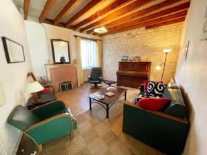 Gallery image of Charmant gîte familial en Touraine avec cheminée - FR-1-381-617 in Verneuil-le-Château +20 photos