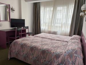Postel nebo postele na pokoji v ubytování Hotel Faranda Alisas Santander, Ascend Hotel Collection