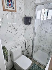 Ein Badezimmer in der Unterkunft Ocean View Penthouse