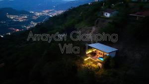 Pemandangan gunung umum atau pemandangan gunung yang diambil dari vila ini