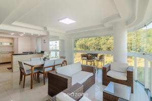 Gallery image of Apto 3Q c/ Vista Mar e Roda Gigante em BC BSD1501 in Cabeçudas +18 photos