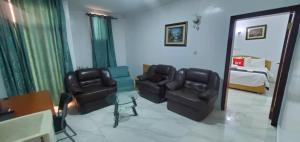 Χώρος καθιστικού στο AOTEL HOTEL Ikeja