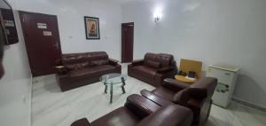 Χώρος καθιστικού στο AOTEL HOTEL Ikeja