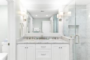 Phòng tắm tại 5137 Windswept Villa by Akers Ellis Rentals +32 ảnh