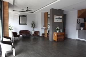 Posezení v ubytování Rahayu Hotel Cirebon