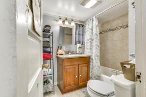 Koupelna v ubytování Walk to Magazine St NOLA House in Irish Channel! + 16 fotografií