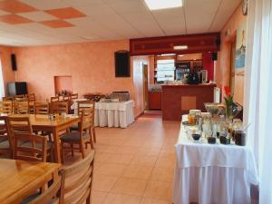 Restoran või mõni muu söögikoht majutusasutuses Penzion Apartmány Libošovice