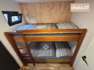 Llit o llits en una habitació de Chatky U Davida Máchovo jezero