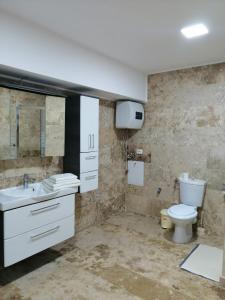 Ένα μπάνιο στο Casa Flor