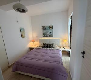 Posteľ alebo postele v izbe v ubytovaní Villa Evita , penthouse, 53m2 ,Athytos , astonishing sea view