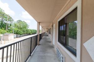 Balkón nebo terasa v ubytování Travel Inn & Suites