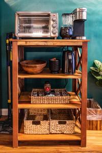 Dapur atau dapur kecil di Ocean View Prime Location Surfer Studio With Parking