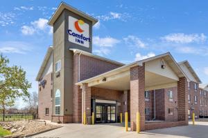 Gallery image of Comfort Inn Denver West Arvada Station in Wheat Ridge +63 photos