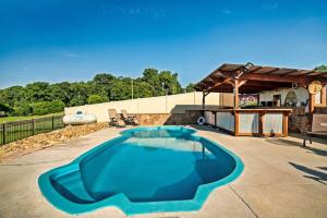 Πισίνα στο ή κοντά στο Hideout Haven Hot Tub Private Pool