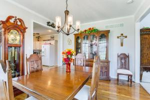 Gallery image of Spacious Warrensburg Getaway with Fireplace! in Warrensburg