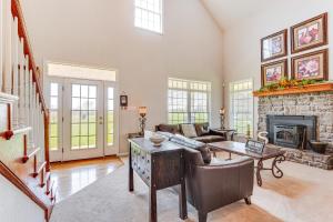 Gallery image of Spacious Warrensburg Getaway with Fireplace! in Warrensburg