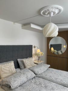 Postel nebo postele na pokoji v ubytování Strömspärlan - Nordic Stay Strömstad