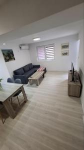 Imagine din galeria proprietății B&L Apartment în Semenište +2 fotografii