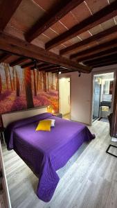 A bed or beds in a room at Smartroom LuLa