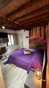 A bed or beds in a room at Smartroom LuLa
