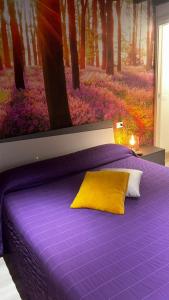 A bed or beds in a room at Smartroom LuLa