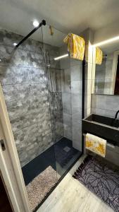 A bathroom at Smartroom LuLa
