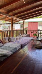 Postel nebo postele na pokoji v ubytování Woodstock Hostel