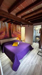 A bed or beds in a room at Smartroom LuLa