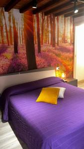 A bed or beds in a room at Smartroom LuLa