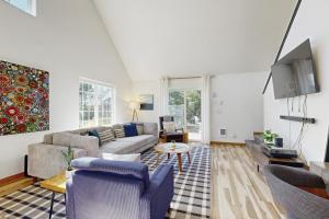 Φωτογραφία από το άλμπουμ του Cozy Coast Modern σε Nedonna Beach