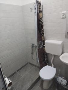 Ένα μπάνιο στο TVIS studios