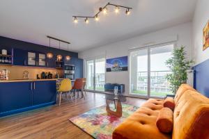 Η κουζίνα ή μικρή κουζίνα στο Chic & Cosy - Private Parking - Between Paris & DisneyLand - 5min TrainStation, Big Mall