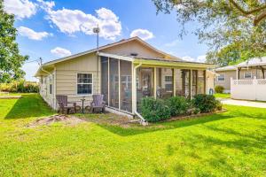 Zahrada ubytování Walk to Lake Istokpoga Lorida Home with Boat Dock