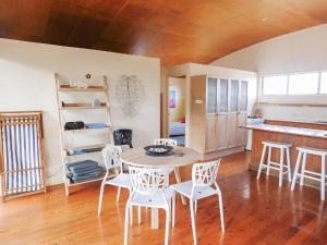 Φωτογραφία από το άλμπουμ του Moorings - Toogoom- Beachfront - 3BR- Aircon σε Toogoom