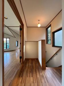 Foto sihtkohas Atami asuva majutusasutuse 熱海海炉 天然温泉 花火見える 海を望む絶景ヴィラ galeriist