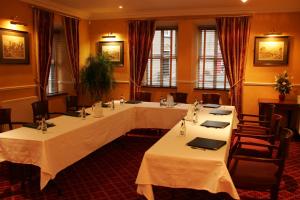 Restaurant o un lloc per menjar a The Glendalough Hotel