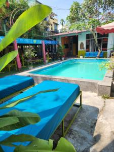 Bazén v ubytování Serendipity Experience Hoi An Hostel nebo v jeho okolí