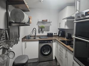 Kuchyň nebo kuchyňský kout v ubytování Close to amenities