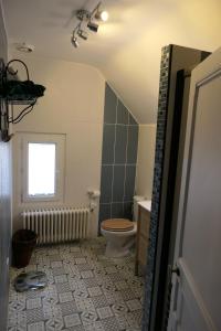 Bilik mandi di maison 3 chambres vue mer spa a crozon