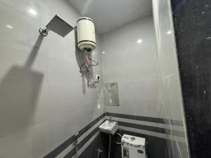 Koupelna v ubytování Hotel Shree Radhe Laxmi