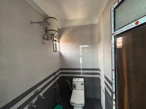 Koupelna v ubytování Hotel Shree Radhe Laxmi