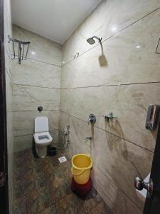 Ένα μπάνιο στο Hotel Jainam Palace