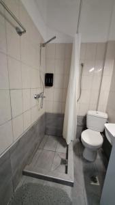 Koupelna v ubytování Meerithic ROKKA ROOMS